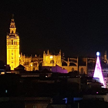 Avanti La Campana, Con Un Balcon Que Te Enamorara Del Ambiente De Sevilla Exterior photo