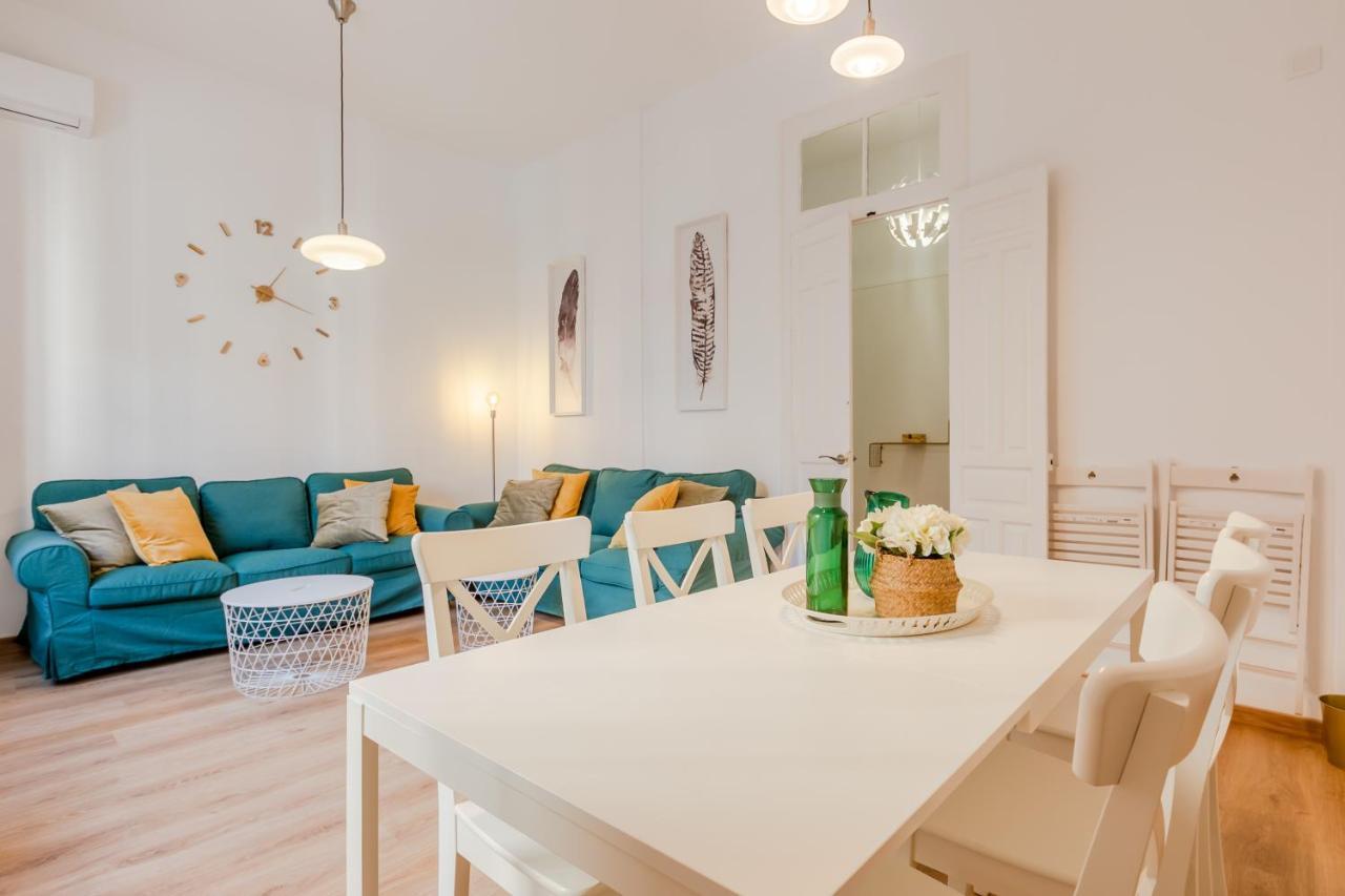 Avanti La Campana, Con Un Balcon Que Te Enamorara Del Ambiente De Sevilla Exterior photo