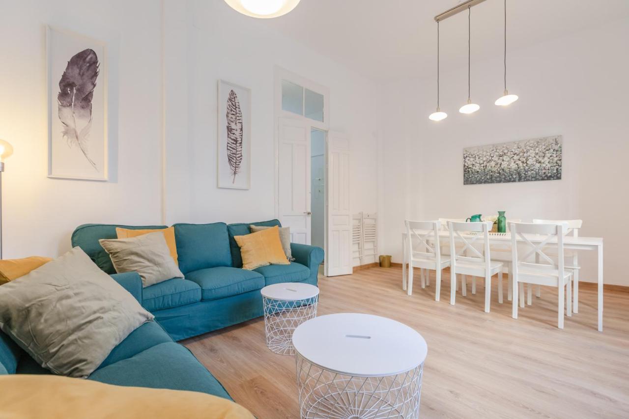 Avanti La Campana, Con Un Balcon Que Te Enamorara Del Ambiente De Sevilla Exterior photo