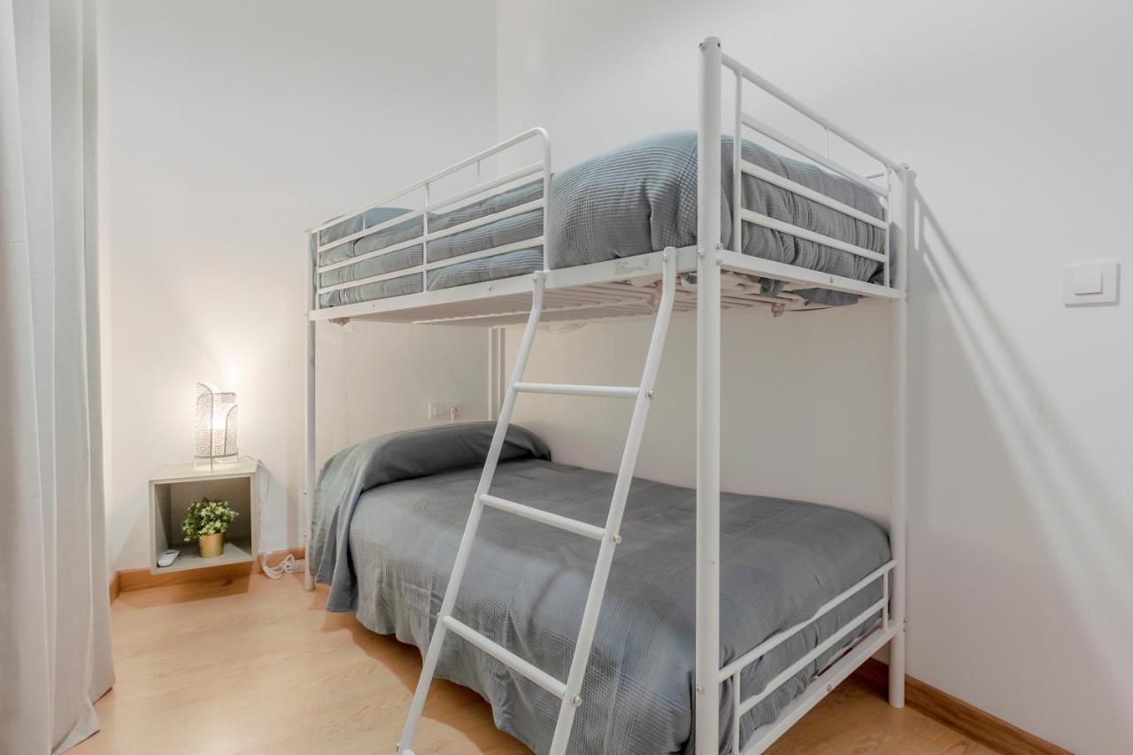 Avanti La Campana, Con Un Balcon Que Te Enamorara Del Ambiente De Sevilla Exterior photo