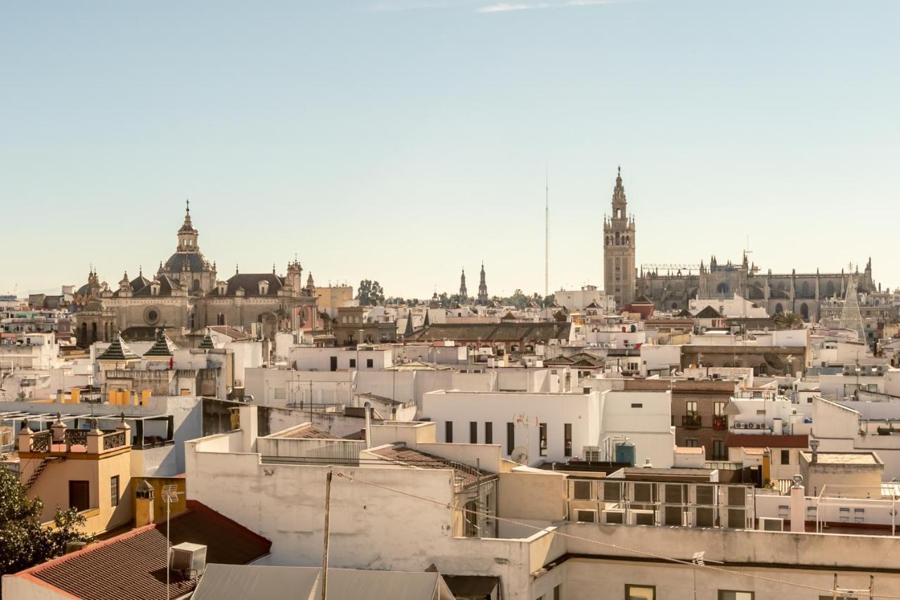 Avanti La Campana, Con Un Balcon Que Te Enamorara Del Ambiente De Sevilla Exterior photo